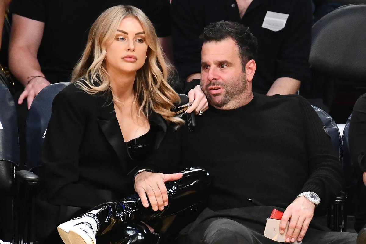 HousewivesHub's tweet photo. Petition to bring Randall Emmett back next season. Let’s see if Lala will film with him, or walk away like Ariana did with Sandoval. #PumpRules https://t.co/qgrmQa6CDm