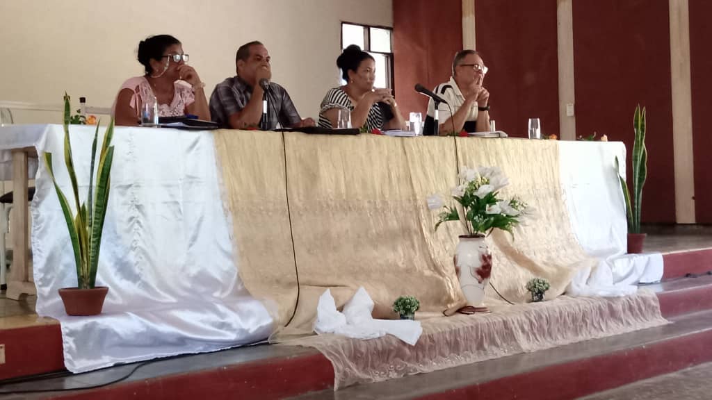 lntercambio de la 1ra Secretaria de la #ProvinciaGranma Yudelkis Ortíz Barceló,  con los principales cuadros políticos y Administrativos en #BartoloméMasó.<a href="/YudelkisOrtizB/">Yudelkis Ortiz Barceló</a> <a href="/MilanesJerez/">Wilver Jerez Milanés</a> <a href="/DrRobertoMOjeda/">Dr. Roberto Morales Ojeda</a> @EduardoLpezLey3 <a href="/GalanCuba/">Eddie Galán Jiménez Cuba</a>