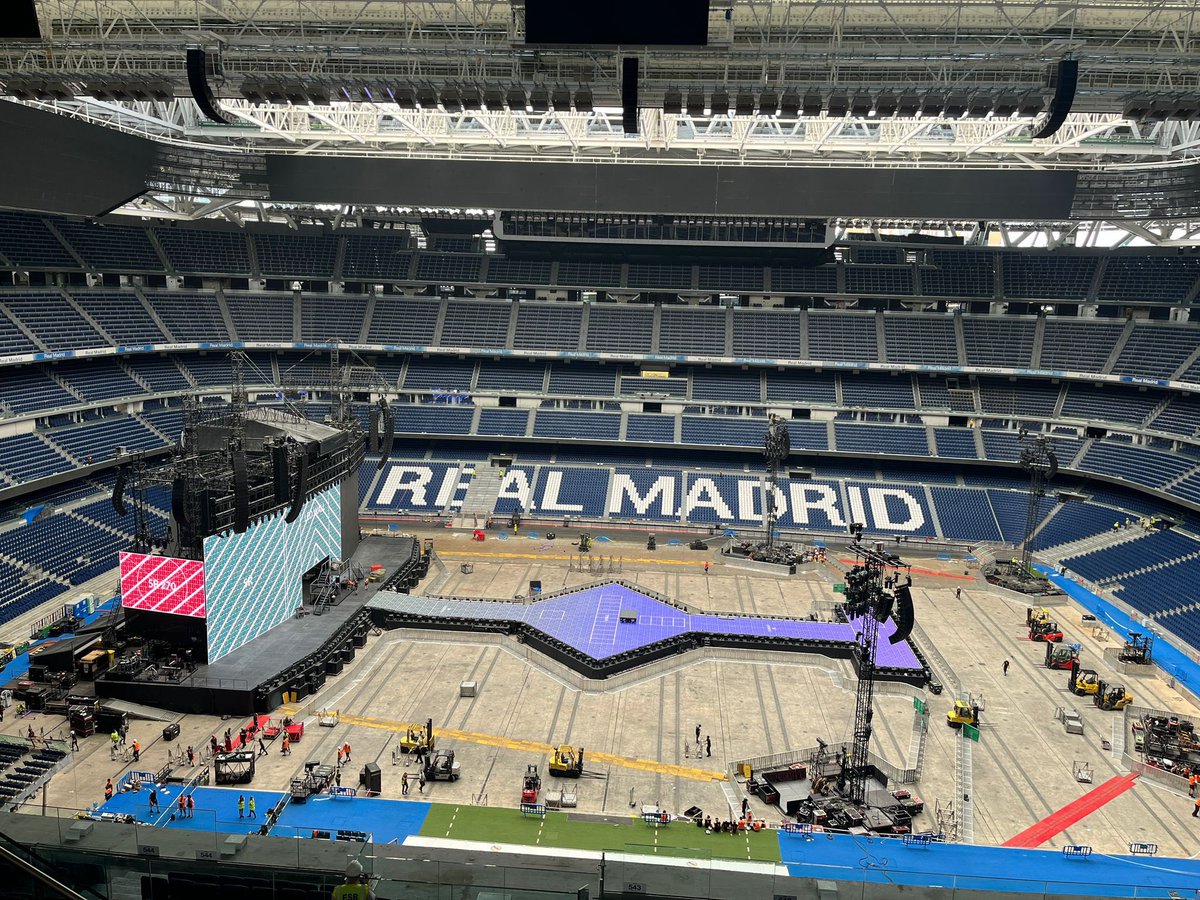 🏟️| Así luce el estadio Santiago Bernabéu, con una capacidad de hasta 85,000 personas, el recinto se encuentra listo para recibir a los swifties en Madrid. 🇪🇸 Taylor se presentará dos noches a partir de mañana #MadridTStheErasTour