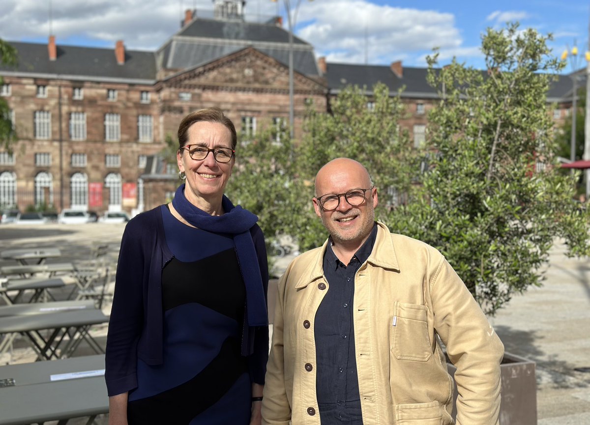 fabienne_keller's tweet photo. Grand plaisir de retrouver le Maire de #Saverne, Stéphane Leyenberger, dans cette belle ville à laquelle Louise Weiss était très attachée.

Nous échangeons sur son action et sur le soutien de l’#Europe dans ce territoire  ��🇷🇪🇺 https://t.co/zUCsaZ9rQn