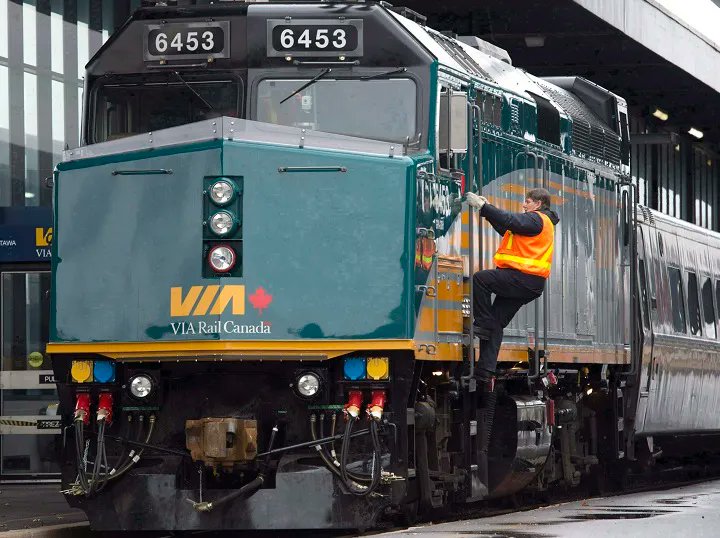 C'est le grand départ pour une aventure ferroviaire de plus de 3,400 km, pour atteindre les abords de la #BaiedHudson, à #Churchill, #Manitoba.
Départ de #Winnipeg. Cap sur le Nord... pour 48h !
___
#SurLesTracesdeRadisson
#LaVieEstPlusBelleEnTrain
#ViaRail