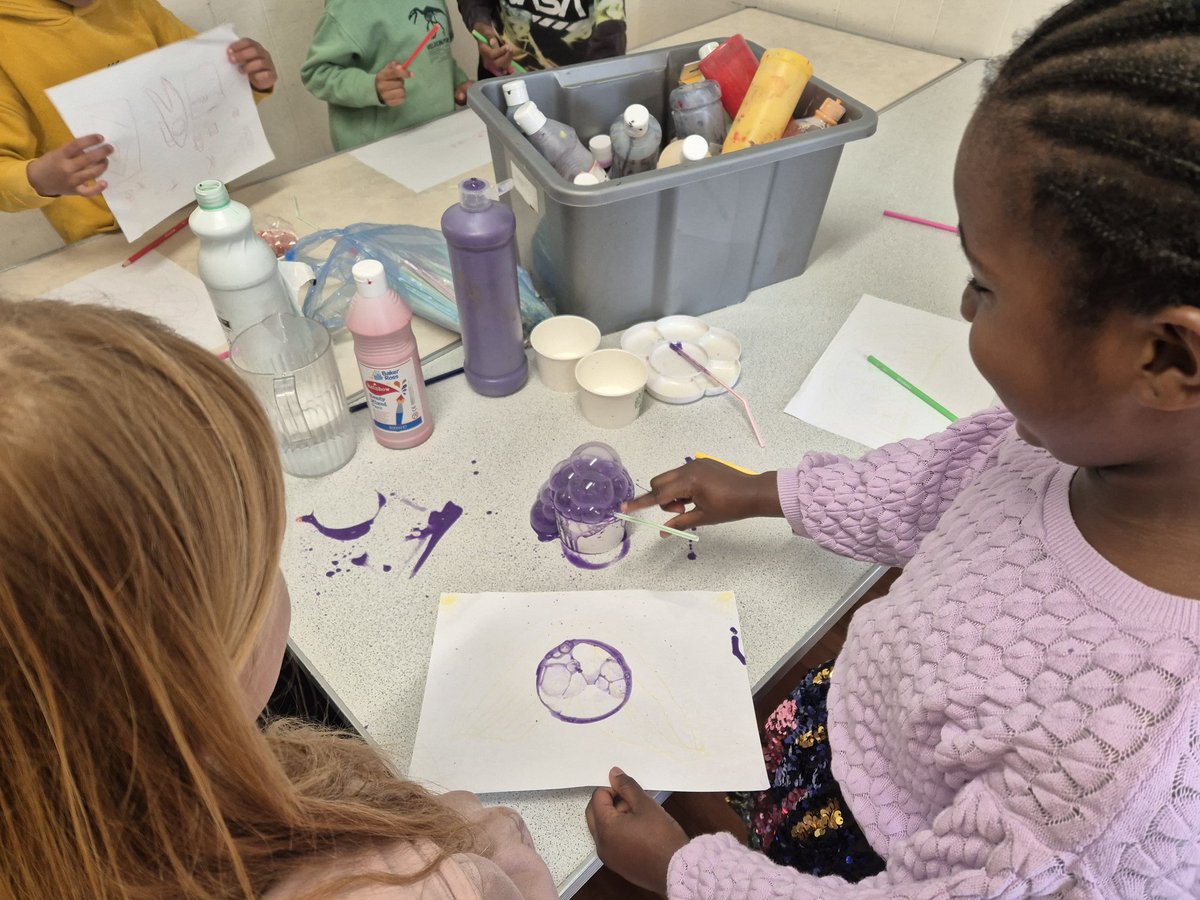 EPSEdventures's tweet photo. Today's Edventurers blew lots of paint bubbles to make their masterpieces 🎨🖌 #EPSInspire #Edventures #holidayclub https://t.co/OVWxS3qtM7