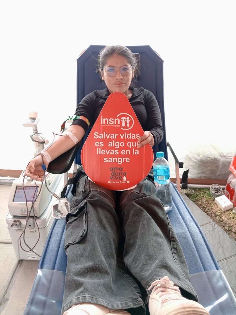 deicidavila's tweet photo. Nuestra campaña de donación de sangre en la sede Ate 🩸
Gracias a la comunidad universitaria de la @cientifica_sur por ponerse la camiseta en favor de los pacientitos del Instituto Nacional del Niño de San Borja @insnsanborja ❤️
#medicinahumana 🩺
#orgullocientifica 🙌🏽 https://t.co/hkL6Y7edPp