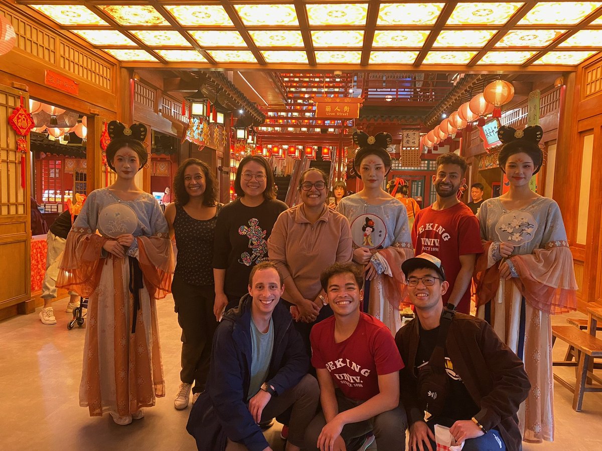 PKU1898's tweet photo. After a series of informative lectures in Beijing and fascinating visits to industry giants, the #PKUGuanghua School of Management's #DoingBusinessinChina Programme (#DBIC) traveled to Xi'an. Our participants enjoyed the city's vibrant life.✨ https://t.co/F4aGn5tcRQ