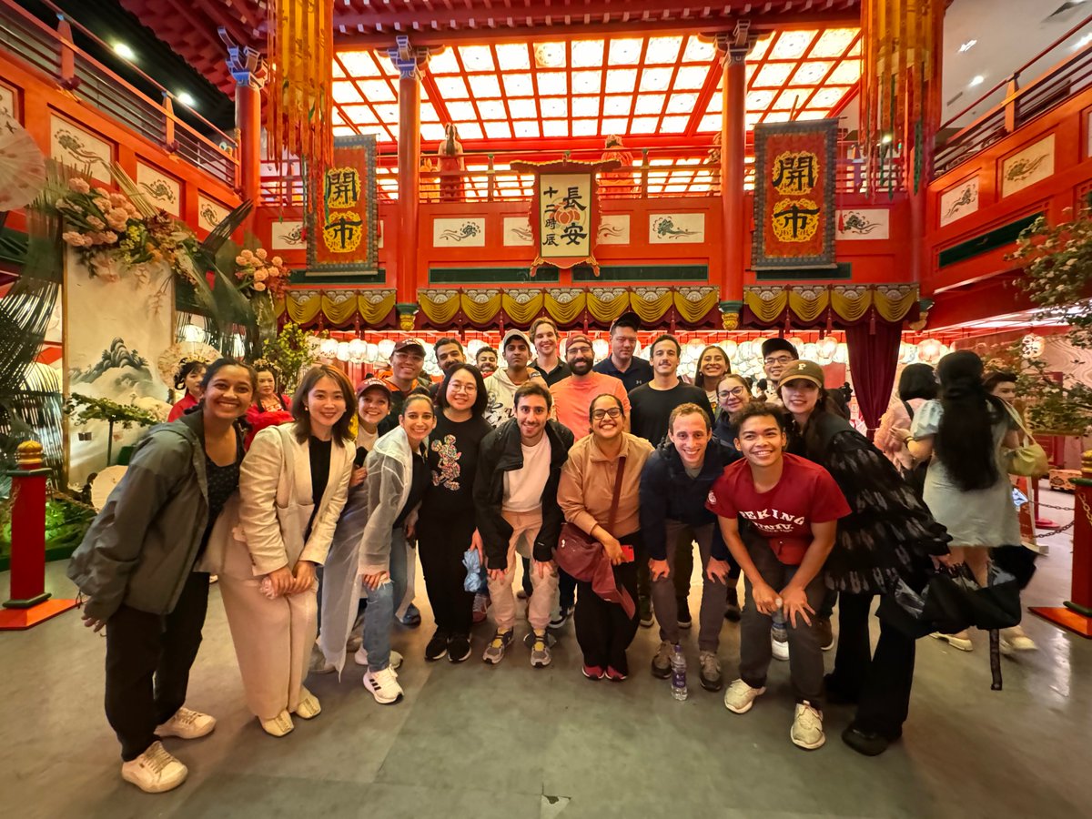 PKU1898's tweet photo. After a series of informative lectures in Beijing and fascinating visits to industry giants, the #PKUGuanghua School of Management's #DoingBusinessinChina Programme (#DBIC) traveled to Xi'an. Our participants enjoyed the city's vibrant life.✨ https://t.co/F4aGn5tcRQ