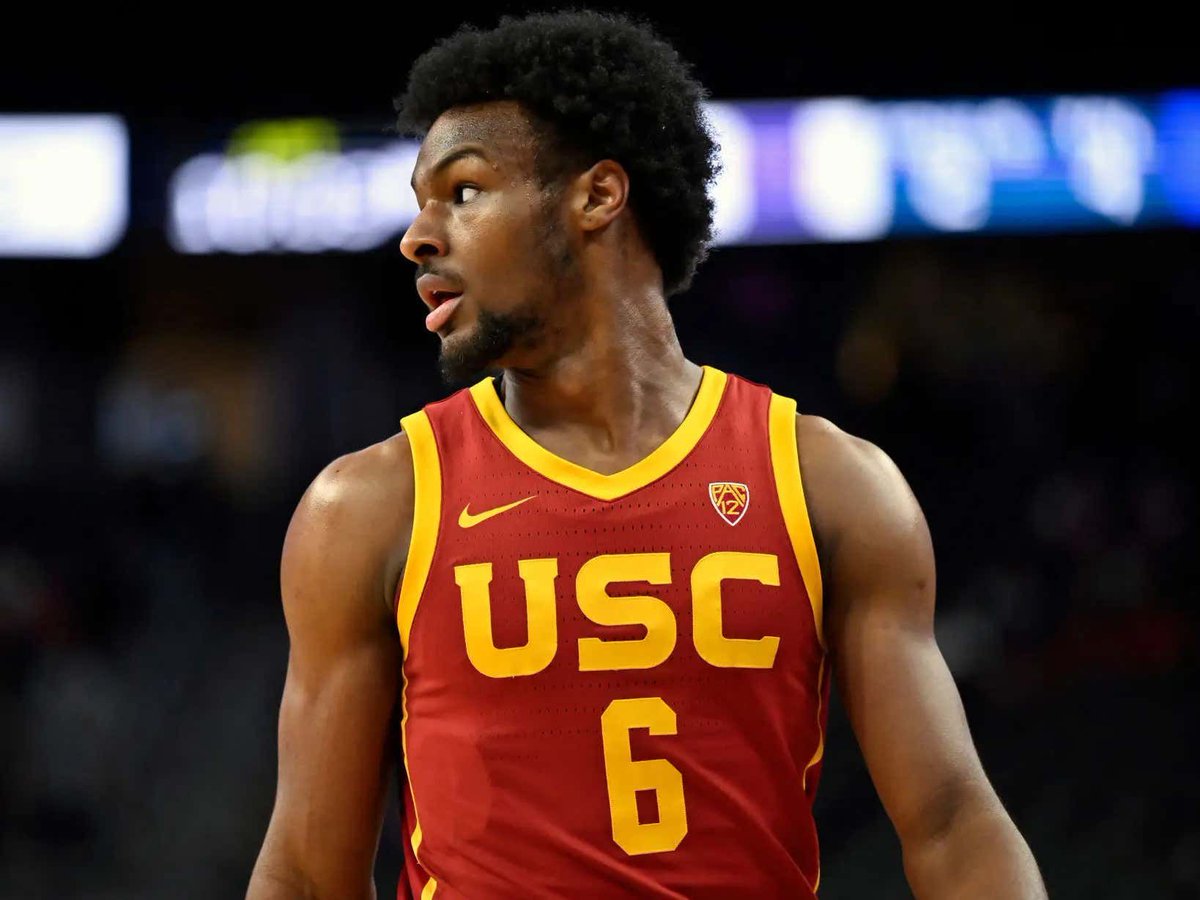 barstoolsports's tweet photo. Bronny James Declined Over 10 Workout Invites From NBA Teams And Will Only Visit With The Lakers And Suns https://t.co/1piEFBaxDh https://t.co/0LCtpLFuaL