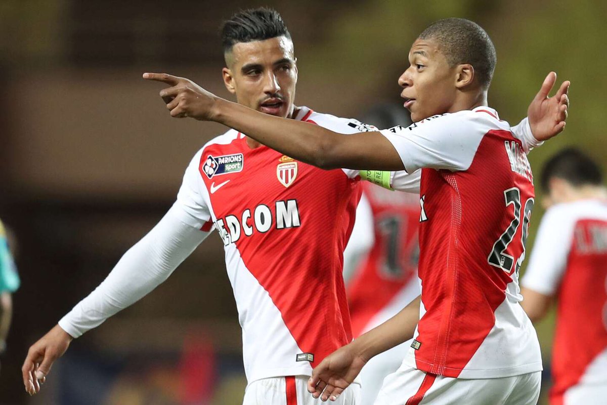 MilanActuFR's tweet photo. Nabil #Dirar :

"Je confirme que Kylian Mbappé a toujours eu beaucoup  de maillots de l'AC Milan. Je pense qu'après le Real Madrid, il ira à l'AC Milan. S'il continue à envoyer des signes d'amour à Milan, il est évident qu'un jour il y ira." https://t.co/o2mgwnVCax