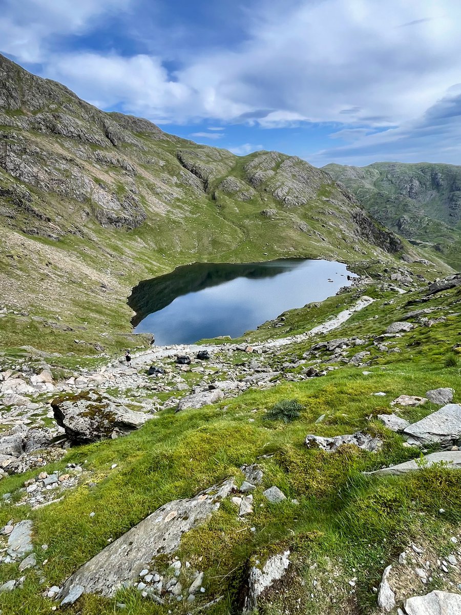 The stunning view looking back over Low Water, whilst on the way up towards the summit of the Old Man of Coniston 😍 - The water was like a mirror! 👌🏻

#OSChampions #OrdnanceSurvey #LakeDistrict #Cumbria #Coniston #Mountains #Scenery