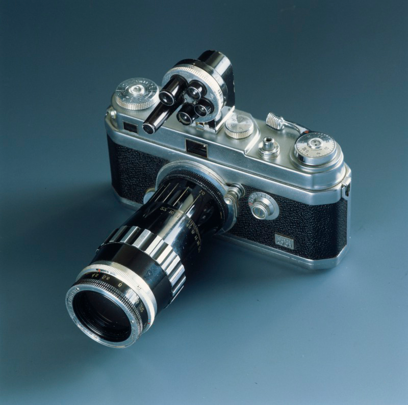 ArtsetMetiers's tweet photo. #Collections 📷
Qu'ils soient pliants, compacts à télémètre, bi-objectifs ou à soufflet, le #musée abrite une fabuleuse collection d'#appareil #photo 🤩
👉 À retrouver dans la collection Communication !
#communication #artsetmetiers #sciences #techniques #photographe #selfie https://t.co/J3huVFMOCW