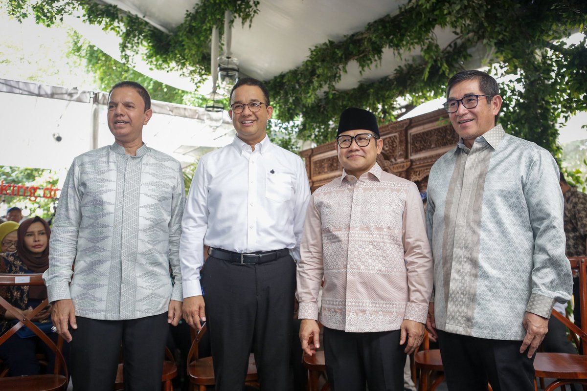 PKB Rekomendasi Anies Baswedan, Muhaimin Iskandar: Akhir Bulan Dibahas.

“Bismillah kita tunggu waktunya dan kita bangun nantinya suasana yg tenang, teduh, damai, jujur. Jangan tenang teduh, tapi tdk jujur”

kbanews.com/hot-news/pkb-r…
@Yurissa_Samosir @m1n4_95 @Naz_lira @papa_loren