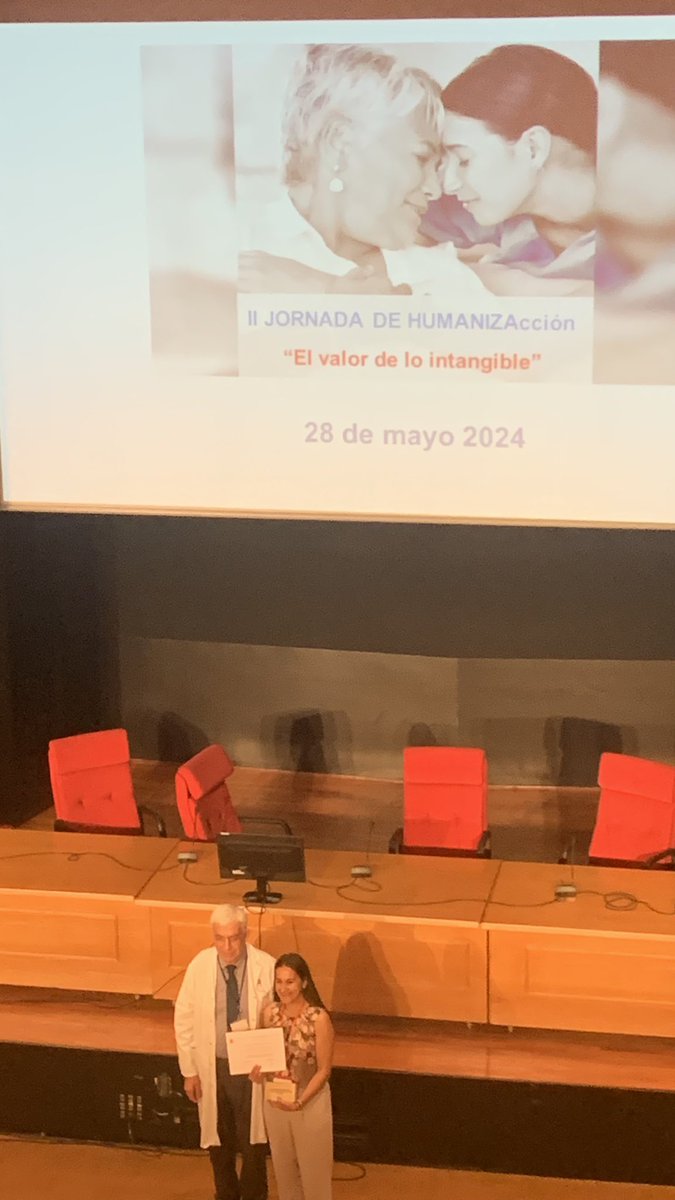NuriaDeArgila's tweet photo. Premio a la mejor comunicación oral iniciativa del eje infraestructuras, entornos y espacios con el proyecto “HUMANIZANDO EL ENTORNO PARA CUIDAR EL DESCANSO” en la #IIJornadaDeHumanizacion para ➡️el Hospital Universitario Niño Jesús 👏🏽👏🏽👏🏽 @PilarHerrerosL 

Enhorabuena equipo 🍾! https://t.co/Qf9jNeXjeb