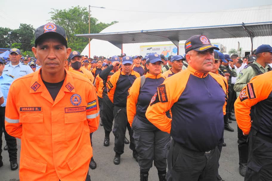 CeballosIchaso1's tweet photo. #28MAY || Los Cuerpos de Seguridad realizamos una gran jornada nacional de recolección de firmas, reafirmando el clamor del pueblo venezolano exigiendo al gobierno de los EEUU, el levantamiento de las medidas coercitivas unilaterales y el bloqueo económico.

#PorLaPazDerogaYa https://t.co/x5MC3ut7Tj
