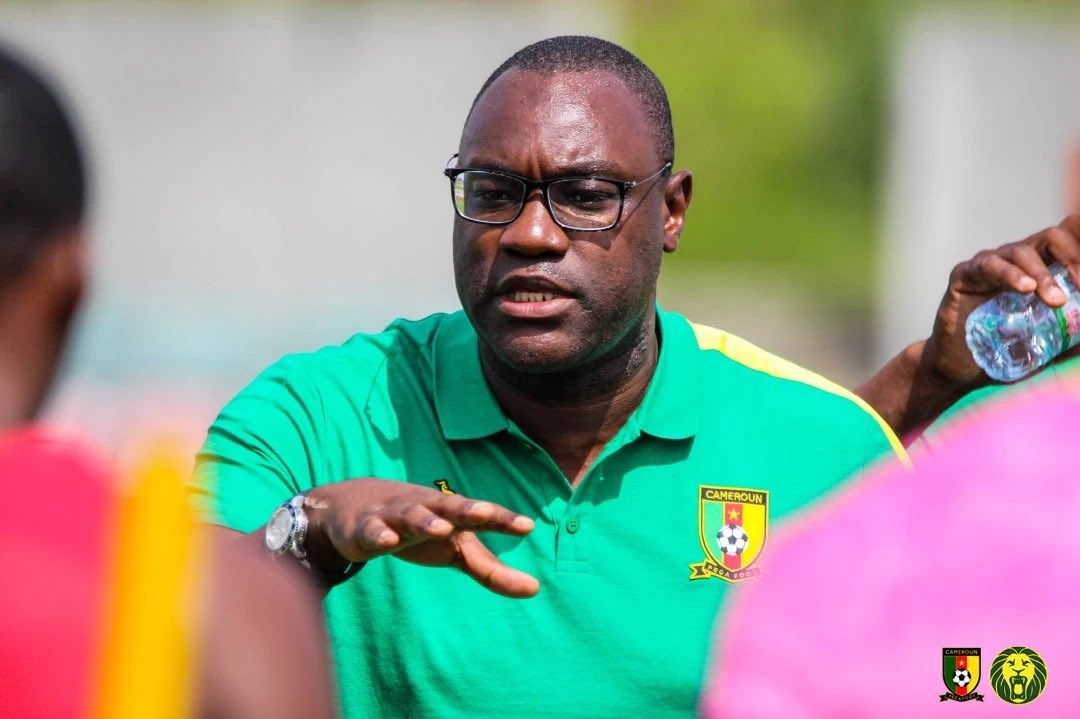 🎙️Patrick Mboma : « Marc Brys croit avoir compris le football camerounais en s'adressant à Samuel Eto'o. J'en déduis qu'on lui a vraiment mal expliqué. Je dis ça, je dis rien... » #CFOOT 🇨🇲🦁