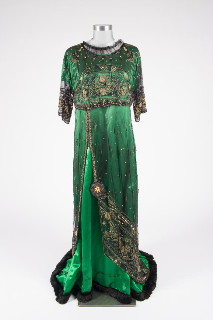 Evening dress, 1911. Grand Rapids Public Museum.