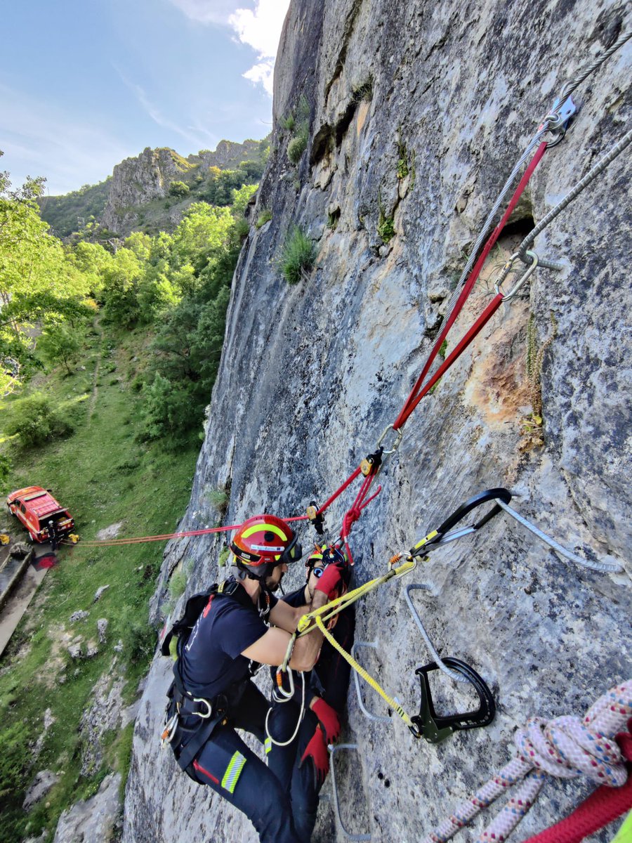 Algunas fotos del curso avanzado de altura impartido en <a href="/BomberosDipleon/">BomberosDipuleon</a>