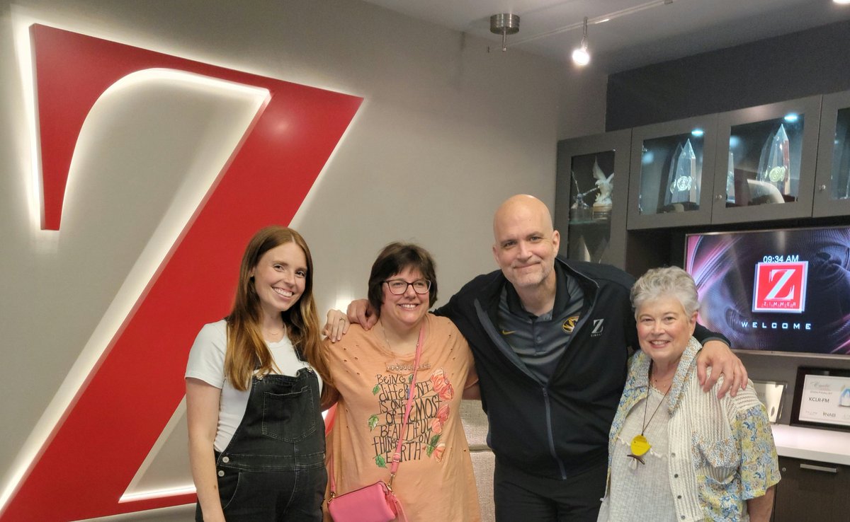 Former SOMO board member Jeanie Byland and her daughter Sarah Byland went to talk with Scottie & Liz to gear up for the State Summer Games! 🎉 Join us for the Opening Ceremony on May 31st, 7pm at Carnahan Quad at Mizzou. Scottie & Liz will be lighting up the stage as our emcees!