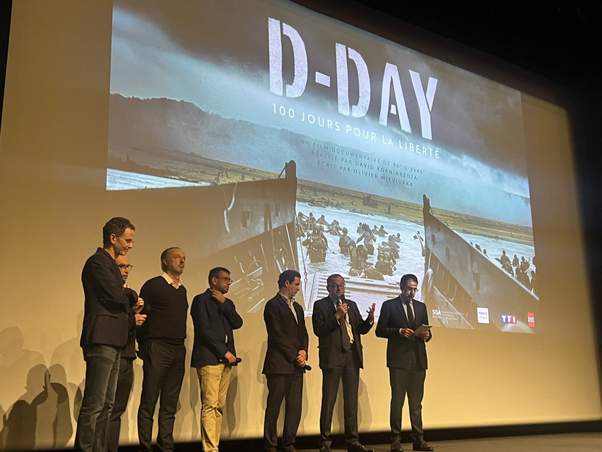 Avant première du magnifique doc « DDAY, 100 jours pour la liberté » ce soir à l’Ecole Militaire. Avec, pour notre plus grand plaisir, @DariusRochebin en maître de cérémonie. Doc diffusé en prime le 6 juin lors de la journée exceptionnelle consacrée au Débarquement sur @TF1