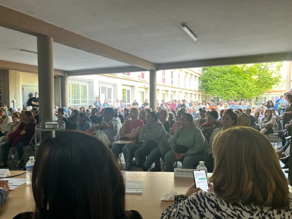 À Campagne Lévêque, nous concertons pour transformer le quartier avec les habitants

Le projet ANRU de Campagne Lévêque est d’intérêt national. Nous sommes au travail pour le bien être et la dignité des habitants

171 millions d’euros pour changer leur quotidien, c’est du concret