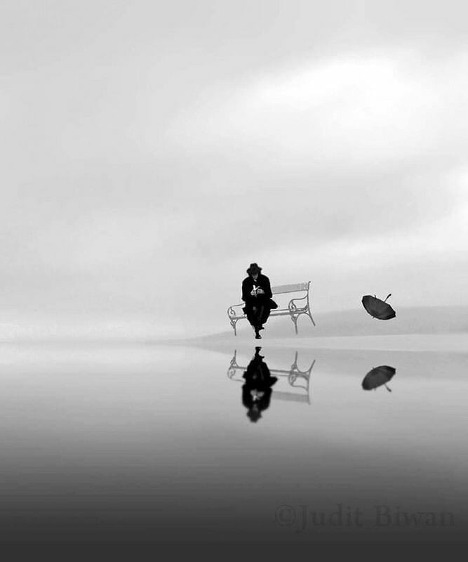 “Uno puede dar lo que no tiene. Por ejemplo, una persona puede dar felicidad y no ser feliz; puede dar miedo y no estar aterrada. Y puede dar sabiduría y no tenerla. Todo es tan misterioso en el mundo…”
Jorge Luis #Borges
📷Judit Biwan