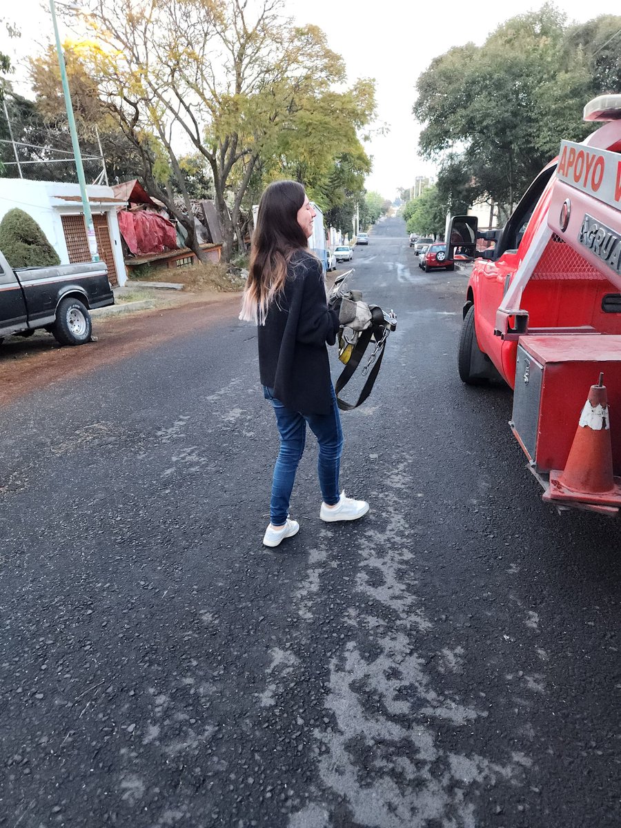 julio_ceber92's tweet photo. Y es cuando compartes la vida con la mujer que comparte tus sueños y te ayuda a trabar por ellos 💙 "JL Grúas 🐘 https://t.co/0rLnLiB9c3