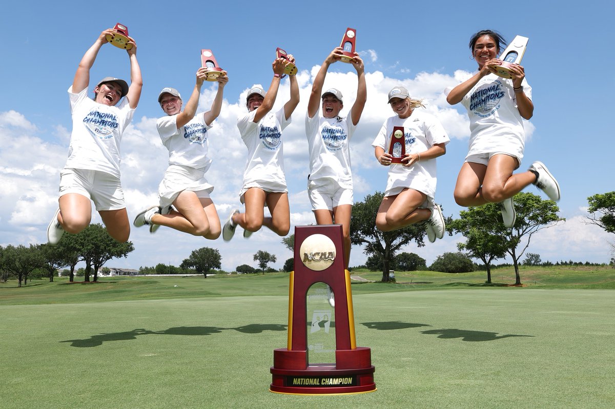 🏌️‍♀️ How it started ➡️ How it's going 🤩 We're still 𝑗𝑢𝑚𝑝𝑖𝑛𝑔 for joy after @UIndyAthletics' #D2WGOLF title! #GLVCwgolf | 📸: Kevin Kolczynski/NCAA Photos