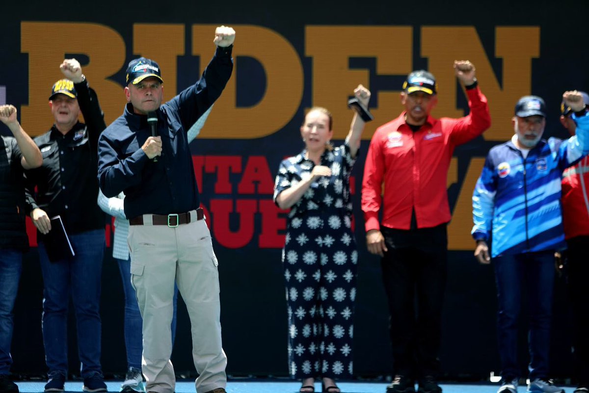 A pesar del bloqueo Venezuela continúa avanzando, resistiendo, renaciendo y revolucionando permanentemente hacia la construcción del estado de bienestar.

A pesar del bloqueo no han podido ni podrán doblegar al pueblo que se reinventó en las dificultades.

#PorLaPazDerogaYa