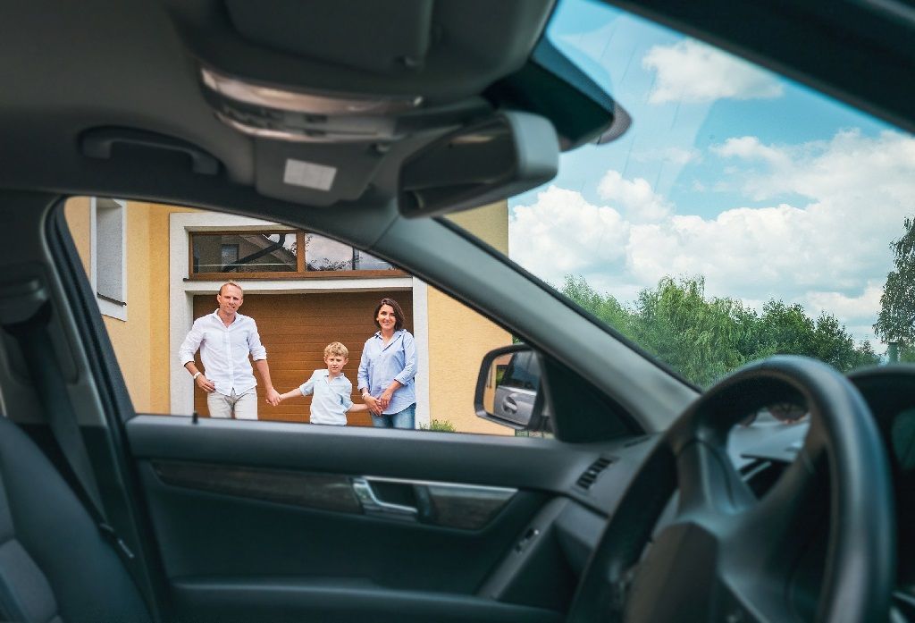 SafeCarHauling's tweet photo. When it comes to car transport insurance, understanding the coverage and benefits is crucial. This insurance provides protection for your vehicle during transportation, giving you peace of mind in unexpected situations. Review the policy carefully to ensure the right coverage. https://t.co/QFMfRGT8S5