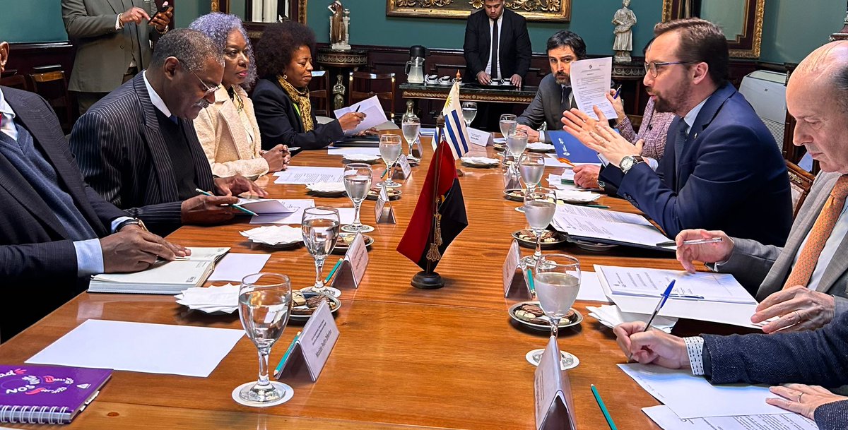 El subsecretario, @N_Albertoni 🇺🇾, recibió al secretario de Estado de Cooperación Internacional y Comunidades Angoleñas 🇦🇴, Domingos Custódio Vieira Lopes, para celebrar la III Reunión del Mecanismo de Consultas Políticas Uruguay-Angola 🇺🇾🤝🇦🇴