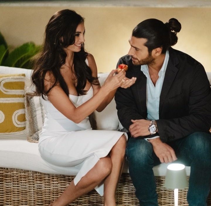 kikas_daisies's tweet image. For me,his best work so far is #ViolaComeIlMare2+ #FrancescoDemir-CY gave him nuances and a profound dichotomy of a character. His chemistry with FC is just 🎯,they light up the screen .
And I completely forgot that #CanYaman isn&apos;t Italian-the best compliment to him and his work.