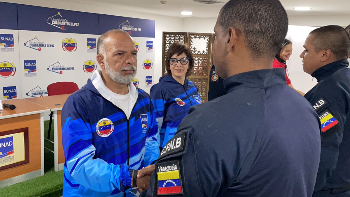 El Superintendente Nacional Antidrogas, MG <a href="/LopezvargasR/">MG. Richard López Vargas</a> y el Vicemin. de Asuntos para la Paz, Emilio Feriozzi encabezaron este acto central en la sede de la SUNAD para los funcionarios que se especializan en materia de prevención del consumo ycontra el tráfico ilícito de drogas.