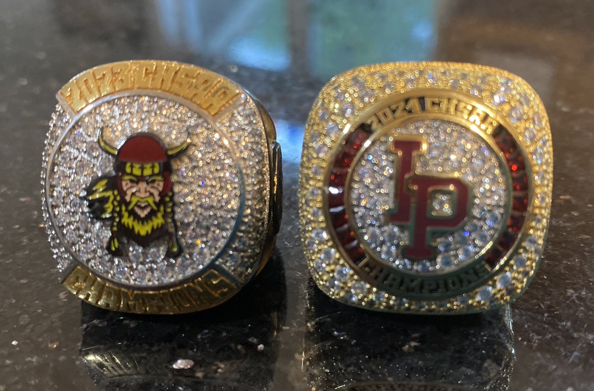 LandonMillerNY's tweet photo. 2X CHSAA Champions Iona Prep Wrestling @IonaWrestling @IonaPrepSports #Back2Back https://t.co/Lv5AiDZZ0u