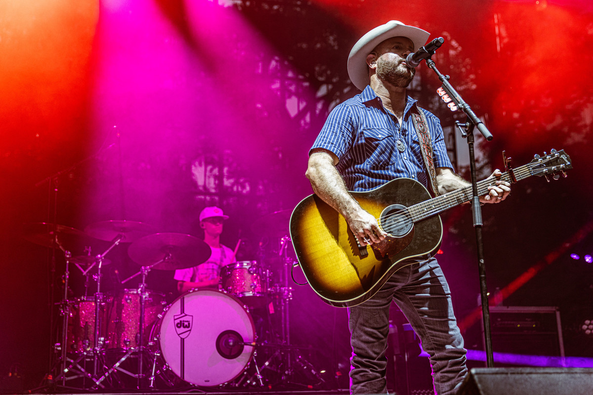 Wade Bowen (@wadebowen) on Twitter photo Three unbelievable nights in beautiful New Braunfels with so many friends! <a href="/mirandalambert/">Miranda Lambert</a>, I just can’t tell ya how much I cherish our friendship and sharing the stage with you! It shouldn’t be allowed to have this much fun playing music!
📸: <a href="/christinafedd/">Christina Feddersen</a> Three unbelievable nights in beautiful New Braunfels with so many friends! <a href="/mirandalambert/">Miranda Lambert</a>, I just can’t tell ya how much I cherish our friendship and sharing the stage with you! It shouldn’t be allowed to have this much fun playing music!
📸: <a href="/christinafedd/">Christina Feddersen</a>