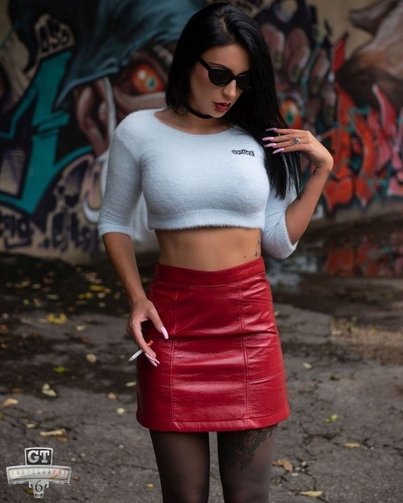 sloupic's tweet photo. HOt... https://t.co/xO2KsFzvS9