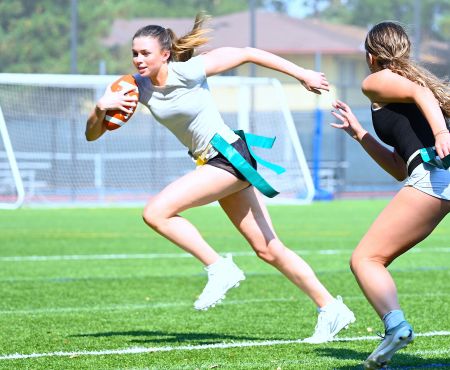 Daughter of NFL Hall of Fame quarterback Steve Young completes banner senior year @MenloKnights HJ, hoop and FFB standout Summer Young caps season with silver medal at state meet Only HJing for 13 months Ties for title - state lead - at 5-8 highschool.athlonsports.com/california/202…