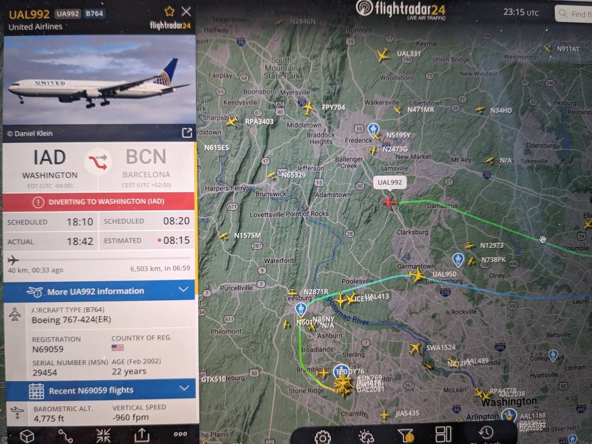 Interesting. @united #B767 flight UAL992 on divert into #IAD. Looks like a stuck undercarriage door locked open.