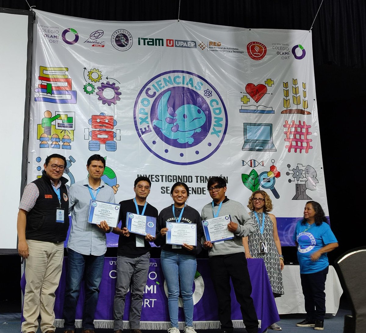 🎉🔬🎊 ¡Felicitamos a nuestras #Panteras por su destacada participación en la “ExpoCiencias CDMX” el 24 de mayo de 2024! #OrgulloUAM #OrgulloCBI
Dariana Ríos, Daniel Díaz, David Guerrero, Alan Campos, Arlette Casillas, Alberto López ¡FELICIDADES!