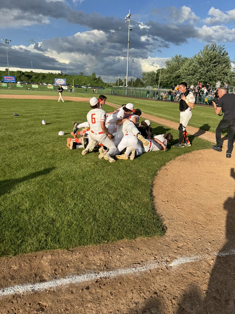 EP_Panthers's tweet photo. District 3 4A Champions! https://t.co/3zkEBlG4is