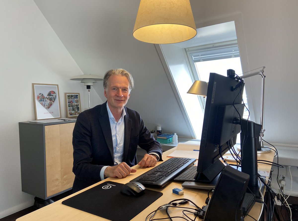 Total health spending in  Denmark 🇩🇰  is similar to Canada 🇨🇦, yet almost everyone in Denmark  has access to primary care

I'm here on a 9-day tour to learn how they  make it work

Today I met with Morten Petersen, CEO of sundhed.dk, the Danish e-health platform 🧵