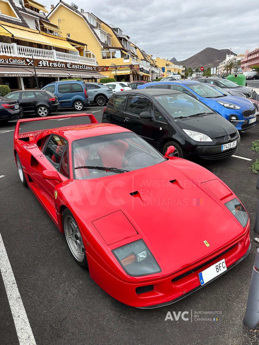 AVC_canarias's tweet photo. #FerrariF40 #Tenerife https://t.co/YUnUDfqyFY