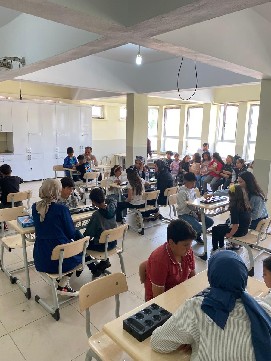 Bu sene ilk kez düzenlediğimiz köy okulları arası mangala turnuvasına katılımlarından dolayı öğretmen ve öğrencilerimize,hakemlik yapan Ahsen hocamıza ve köy okullarına her zaman her konuda destek veren Yolalan YBO müdürü Sn. Malik DEMİR'e teşekkür ederiz.<a href="/Bitlis_Mem/">Bitlis İl Milli Eğitim Müdürlüğü</a> <a href="/BilalGur30/">Bilal GÜR</a>