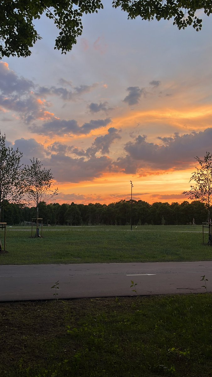 Šis ir mans mīļākais skats Rīgā. Uzvaras parks bez okupekļa 🥰