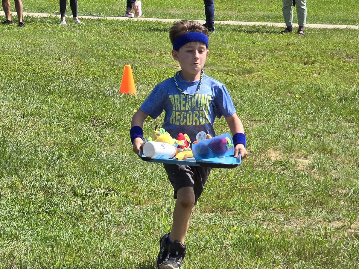 HTSDSuperBatlle's tweet photo. Thank you to Mr. H and Mr. G for an amazing Field Day @HTSD_Robinson!
#HTSDSTRONG #RobinsonSTRONG @WeAreHTSD @KMallon_HTSD #FieldDay #PhysEd #ElemPhysEd 
🏃🏃‍♂️🏃‍♀️🌞😎💪 https://t.co/vEl3ekl093
