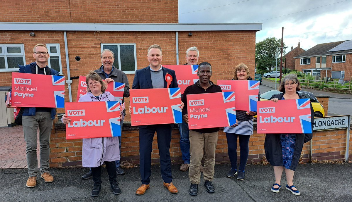 This @LabourGedling was out tonight dodging the showers on #labourdoorstep. QOTD 'we've got to get these corrupt Tories out' #TimeforChange