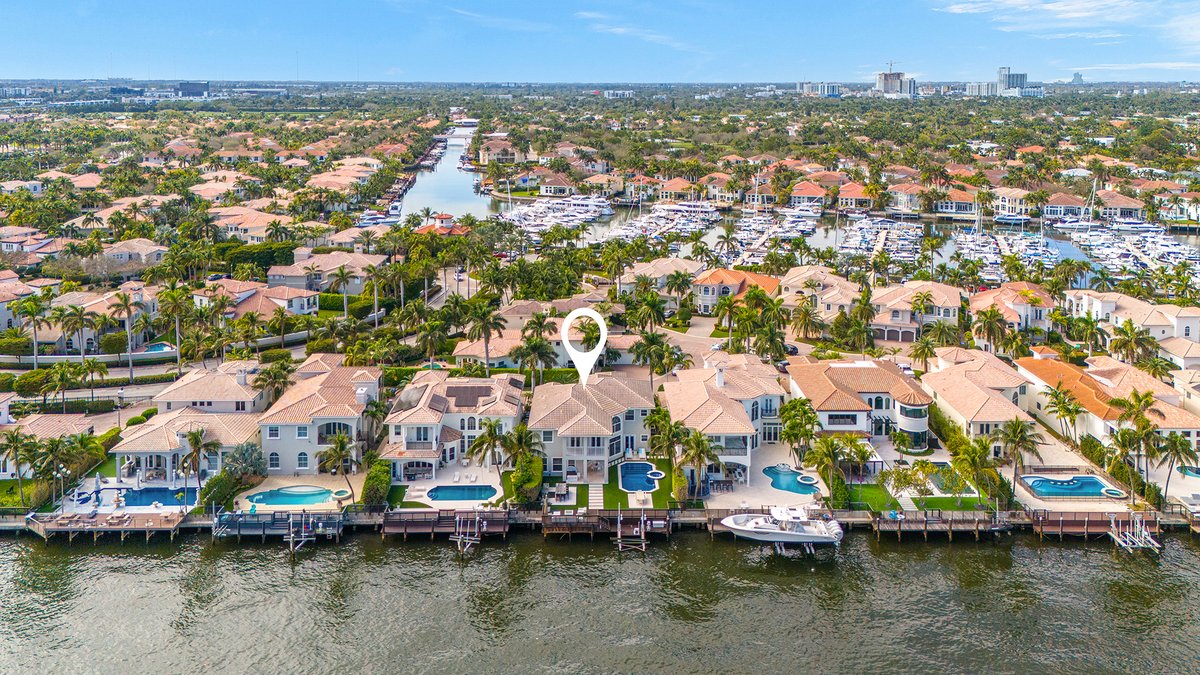 Waterfront luxury in this updated turn-key estate in Harbor Islands. 6BR/5.5BA + office/den, custom Eggersmann/Miele kitchen, impact windows, motorized blinds, home automation, 3-car garage, heated pool, summer kitchen, private dock #LuxuryLiving #RealEstate #harborislands