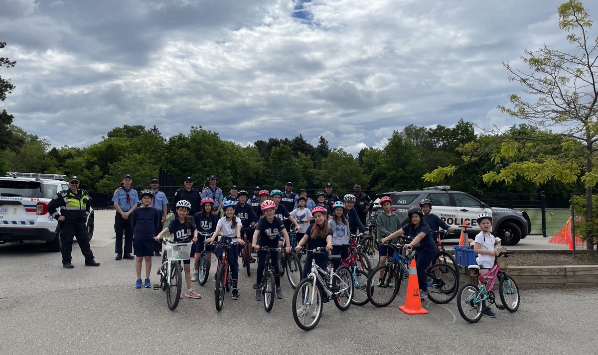 StarWarsCop's tweet photo. What a great day for a #bikerodeo! We were welcomed by @OLStcdsb today and had great day with some amazing students!

Thanks to @COPSandKIDSca and @CAASCO for helping to fund this program and keep it going for 10 years.

I’m excited to be expanding this to neighbouring divisions. https://t.co/OJSvsHOk9Z