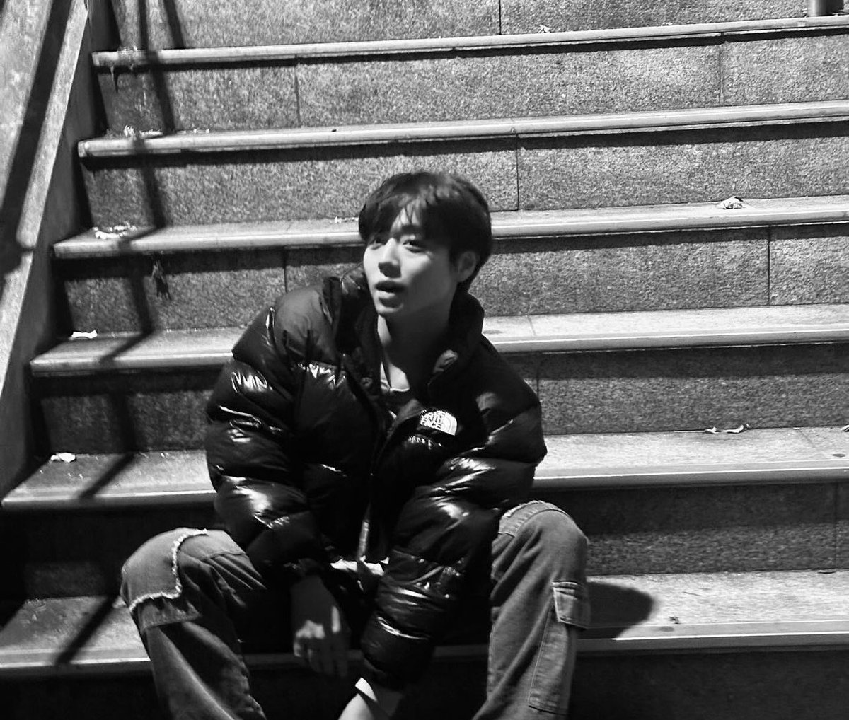 L0V3__KPOP's tweet photo. 지훈아 생일 축하해 🎉🎉🎉🎂
#오이구_지훈이의_생일이라구
#Happy529JihoonDay
#박지훈 #PARKJIHOON https://t.co/CAwkIHBzLi