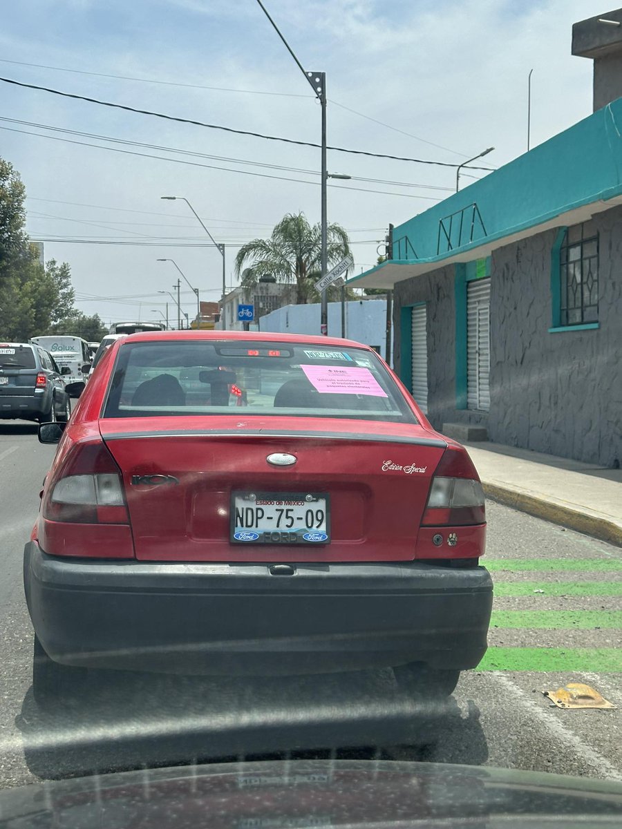 Nigromanterueda's tweet photo. Con las boletas robadas, el @Puebla_IEE @BlancaYCG y @SusanaRivasV ponen remedio:
Ahora los #Tsurus en los que transportan boletas electorales a presidentes de Mesas de Casilla traen estos carteles para que no se los roben ladrones solitarios en #Puebla
No tienen madre! https://t.co/GqV3C5nRHc