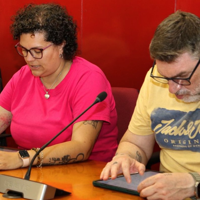 Avui s'ha dut a terme el ple ordinari del mes de maig a l'Ajuntament de #Roquetes on entre d'altres punts que s'han aprovat per unanimitat, hem llegit el Manifest del 17 de maig, dia contra l'LGBTIfòbia. 
#JuntsSomhi 
📸 Roquetes Comunicació