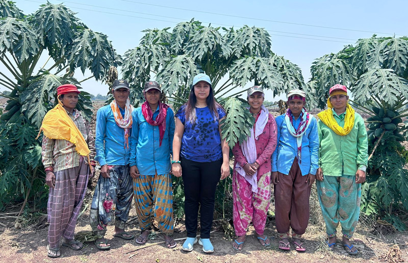 Smarika Chandrakar shifted her family farm from paddy to vegetable cultivation and now harvests 55,000 kg of tomatoes per acre! She shares what makes farming a 'profitable business' and how farmers can maximise gains:
30stades.com/farming/mba-wo…
#farming