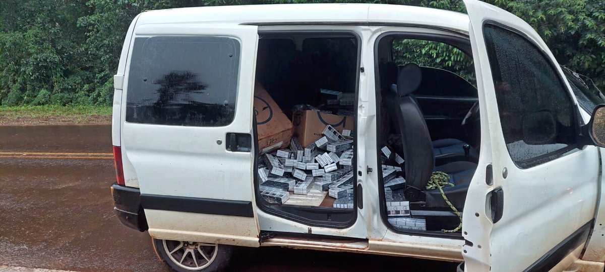 #Locales #Policiales #ComandanteAndresito  

Abandonaron un utilitario cargado con cigarrillos en la ruta Nacional Nº 9 

Más información:
actualizateiguazu.com/v3/2024/05/28/…